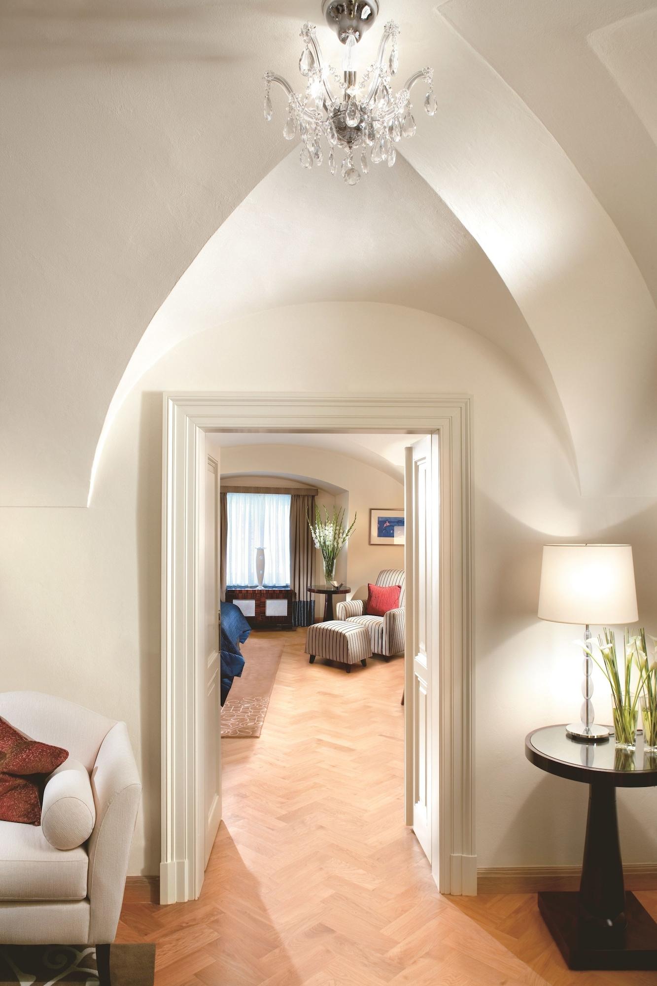 Mandarin Oriental,