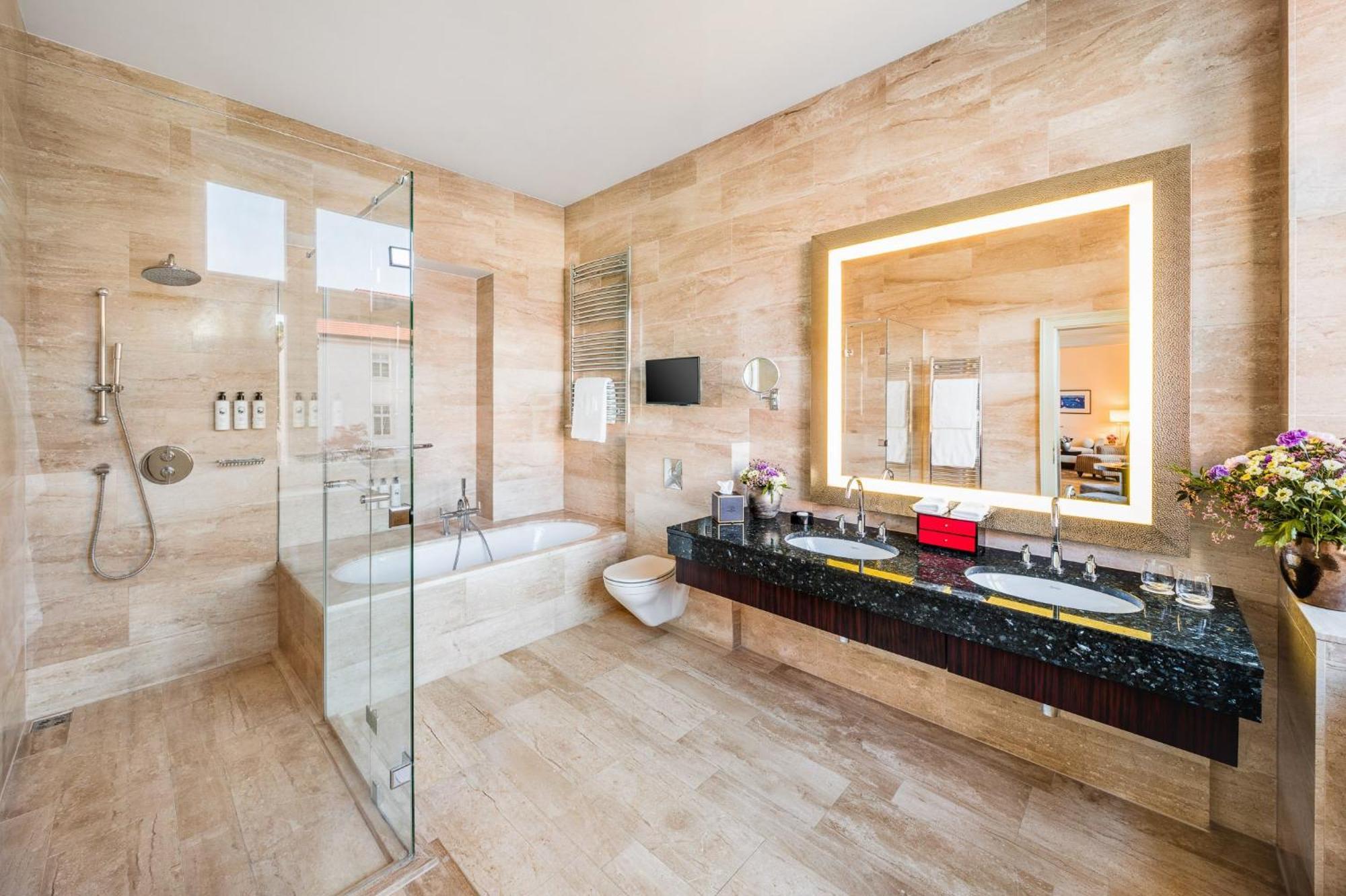 Mandarin Oriental,